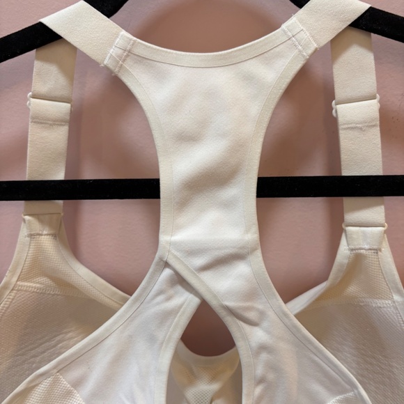 Victoria's Secret Sports Bra Size 36DD - Picture 3 of 5